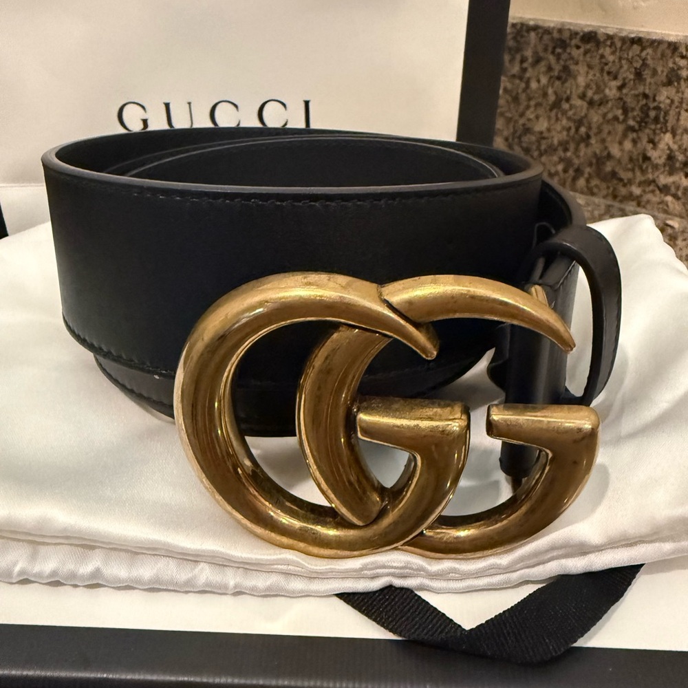 Gucci Black Leather Belt with Antique Gold Double G Buckle - Picture 2 of 7